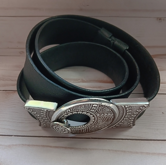 Chico's Women's Adjustable Belt length 46" End to End **4th Pic Shows Curve - Picture 2 of 8